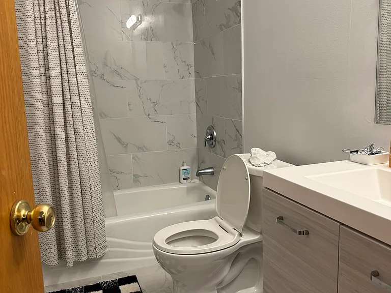 1334 W Huron St #1 — Photo 9