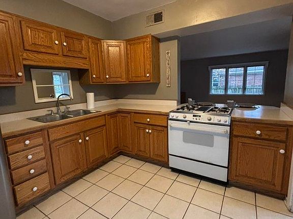 4th image of 5613 Jefferson Ave