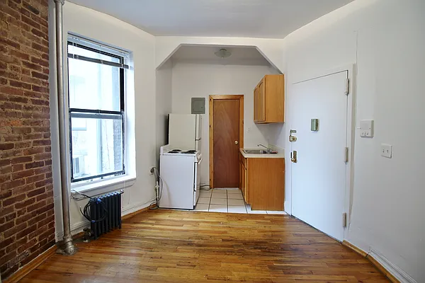 Rented by Julianna Realty Corp | media 17