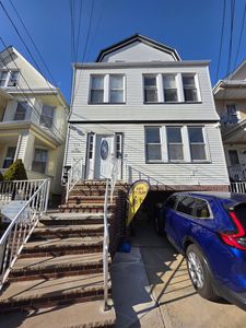 117 W 4th St #1, Bayonne, NJ, 07002