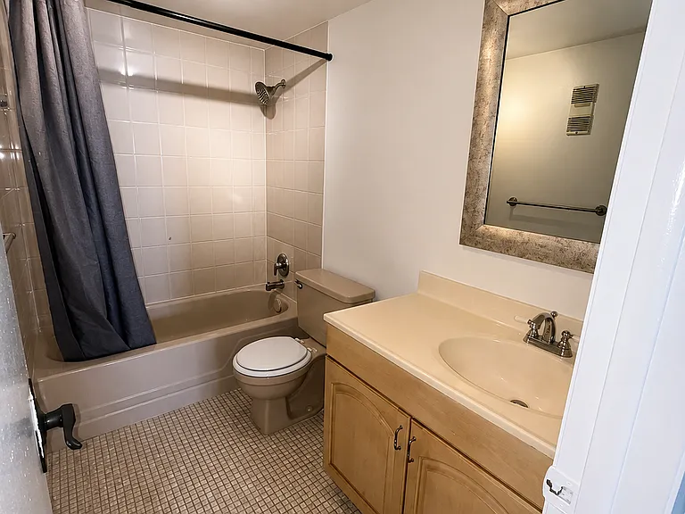 13951 Kendall Lakes Cir #304A — Photo 28