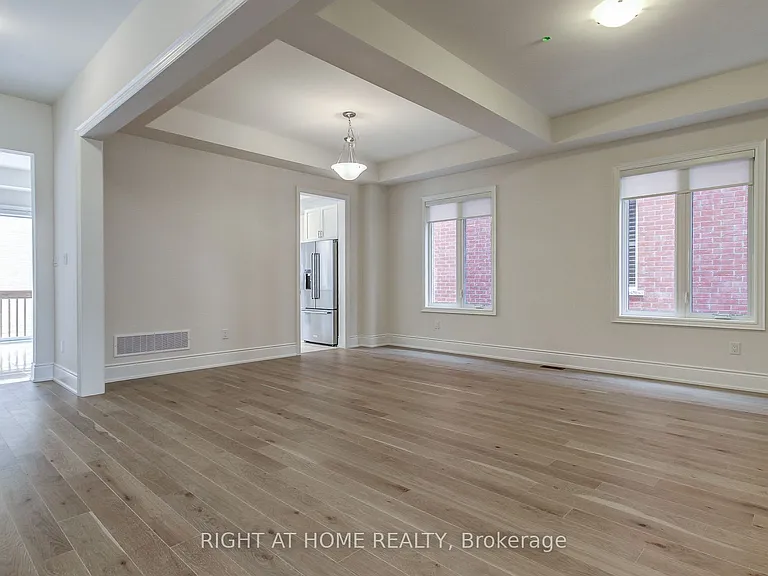 51 Lorrain Hand Cres — Photo 7
