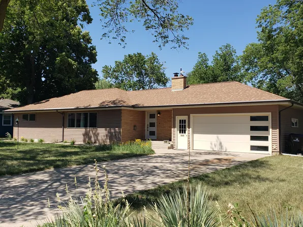 1420 Mitchell Blvd, Mitchell, SD 57301