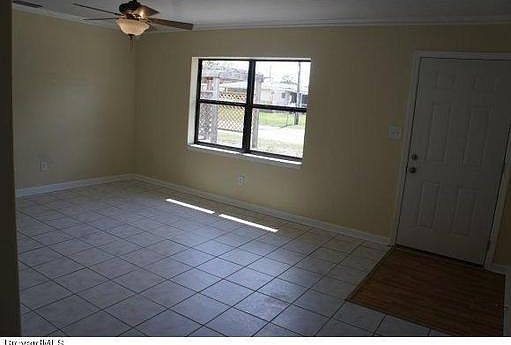 3rd image of 601 S Gardenia Dr