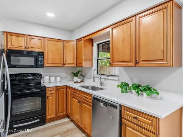 1372 Sagola St SE, Palm Bay, FL 32909