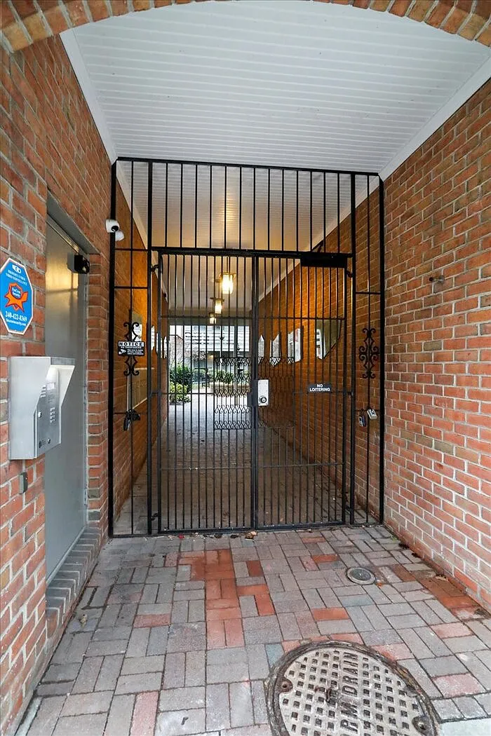 1 bed, 1.0 bath, $1,675 — Photo 3