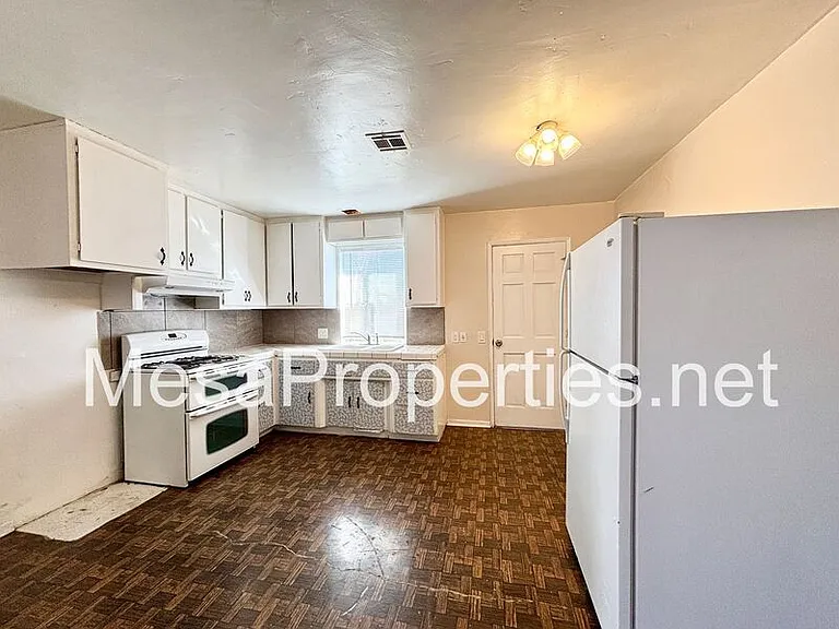 16142 Orange St #A — Photo 10