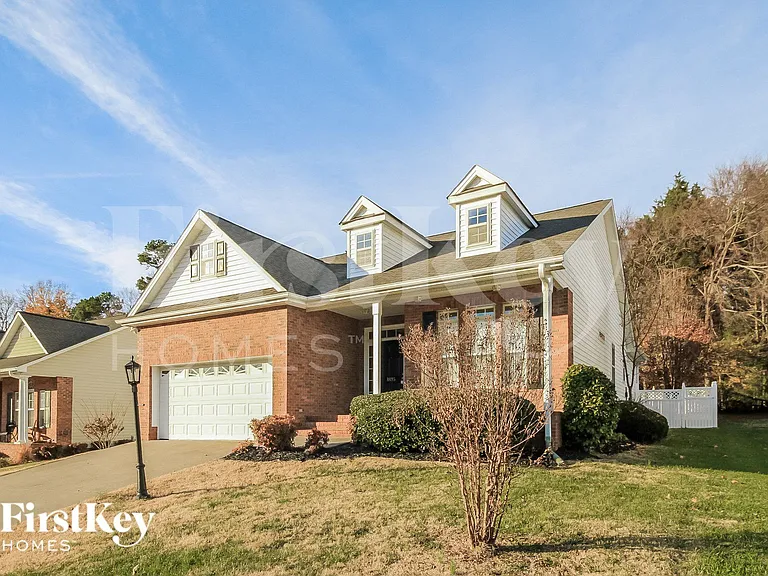 1835 Austin Place Ln — Photo 2