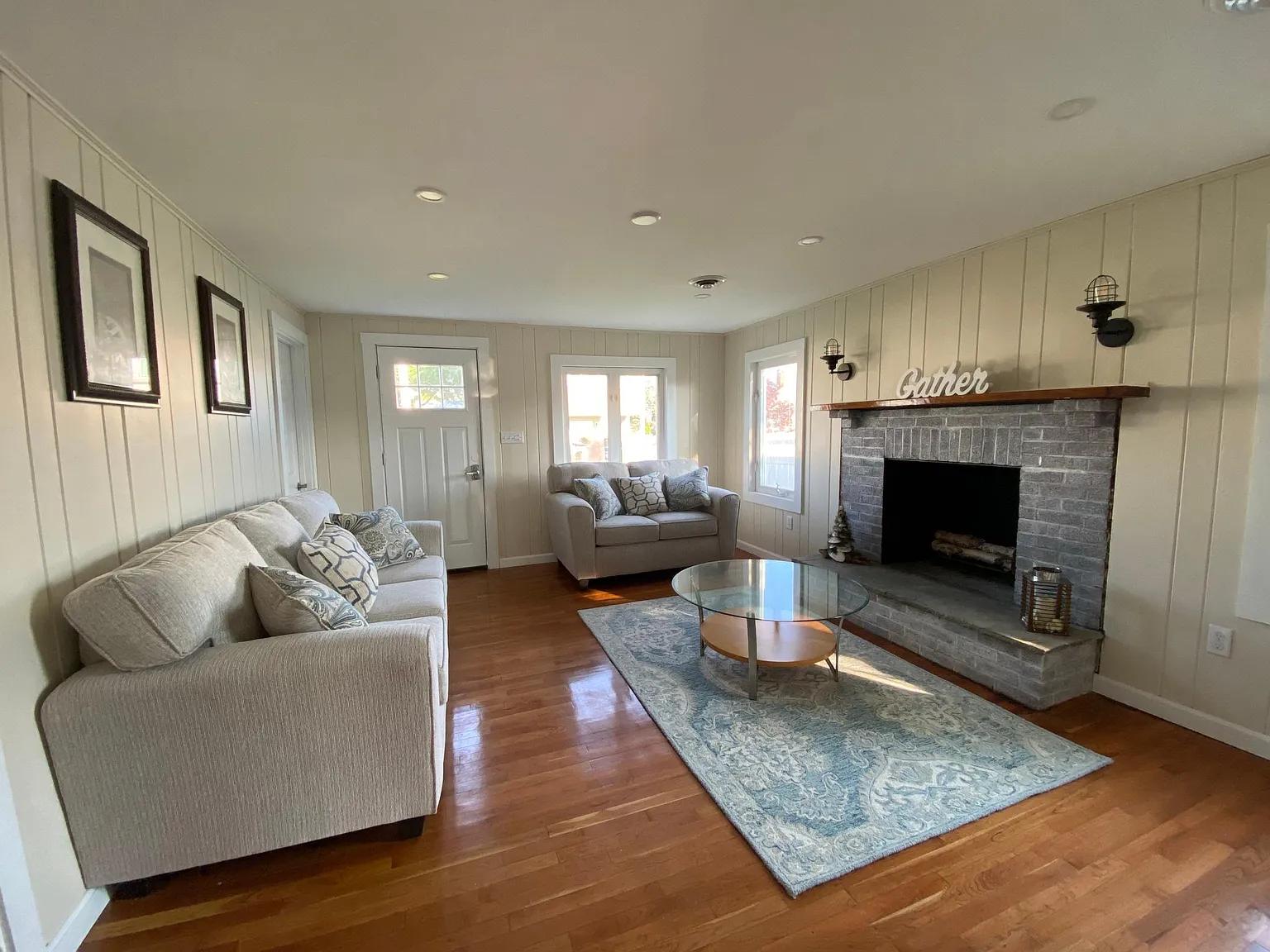 3 bed, 1000 sqft, $2,400 — Photo 1