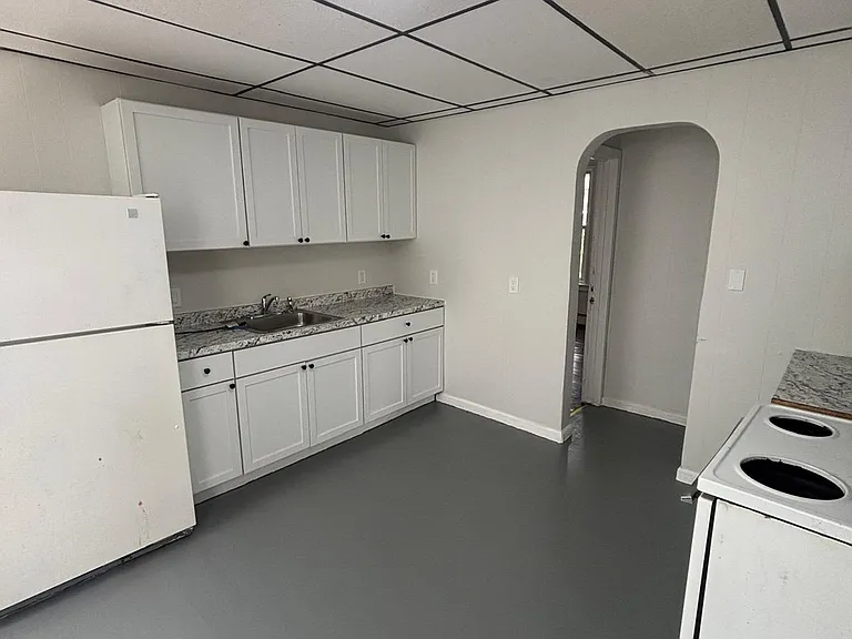 143 Hill St #1 — Photo 3