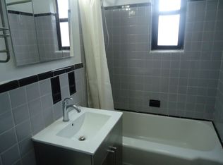 6400 Saunders St APT 5L, Flushing, NY 11374