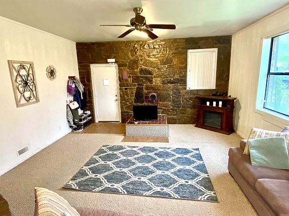 5th image of 222 Emmet Bradford Cir