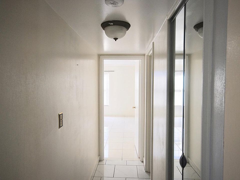 1st image of 555 NE 123rd St APT 217