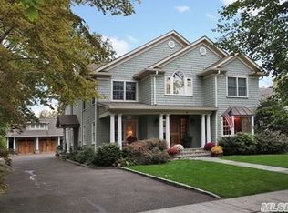123 Chestnut St, Garden City, NY 11530