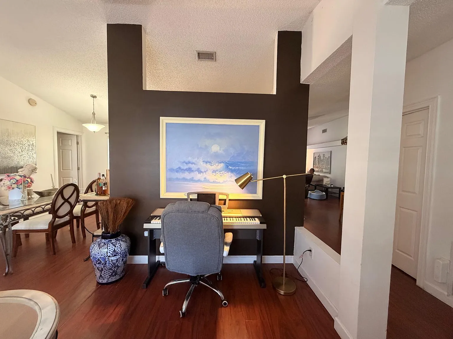 3 bed, 2.0 bath, 1383 sqft, $2,800 — Photo 4