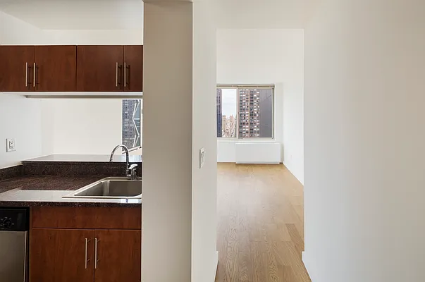 Rented by The Moinian Group | media 27