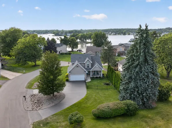 165 Hawthorne Dr, Brooklyn, MI 49230