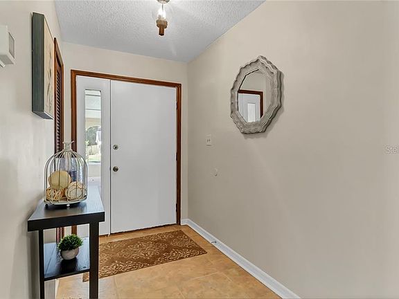 4th image of 604 Deer Run Ct