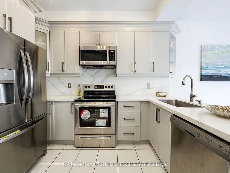 269 Treasure Rd E #UPPER — Photo 16