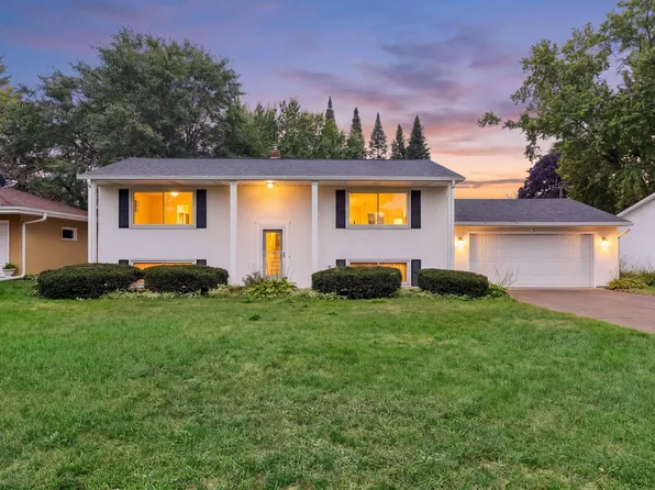 1616 Sandhurst Ave E, Maplewood, MN 55109