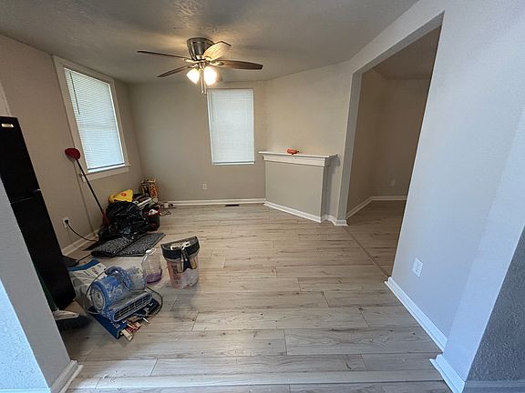 3rd image of 923 27th St