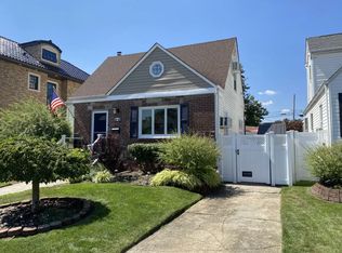 8446 246th St, Bellerose, NY 11426