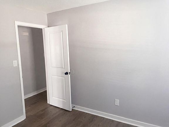 4th image of 1433 Sunset Dr
