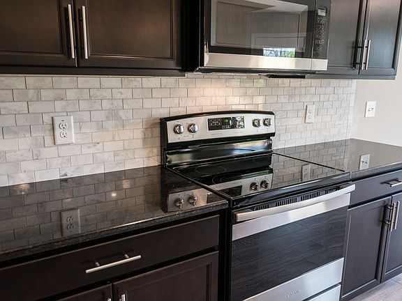 5th image of 179 Chalet Cir