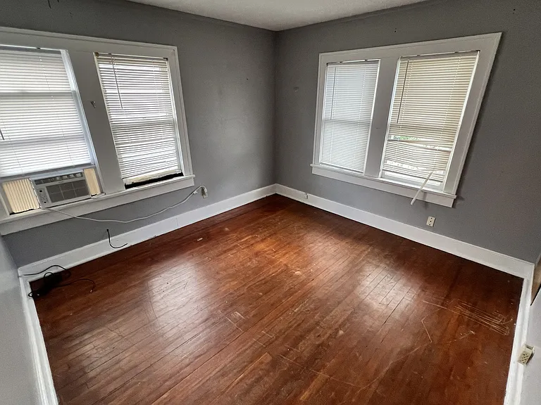 827 E Main St #B — Photo 6