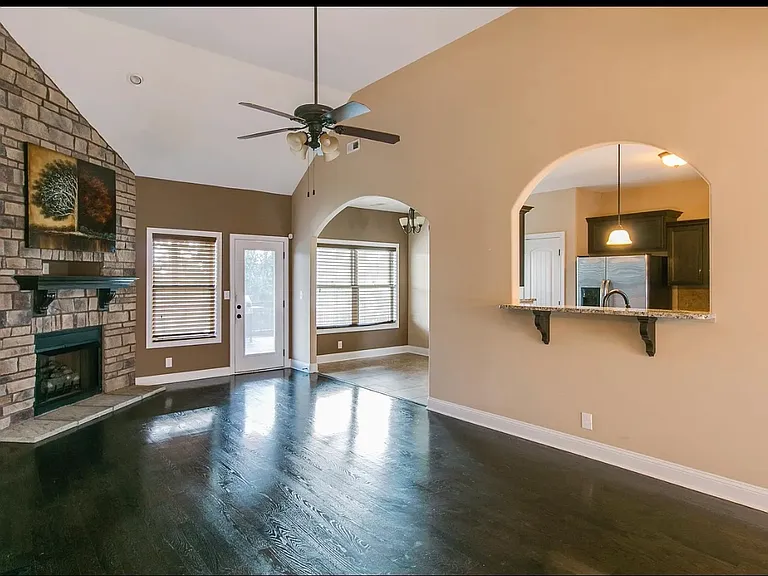 1132 Henry Place Blvd — Photo 3
