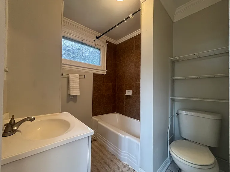 700 Gladstone Ave #2 — Photo 12