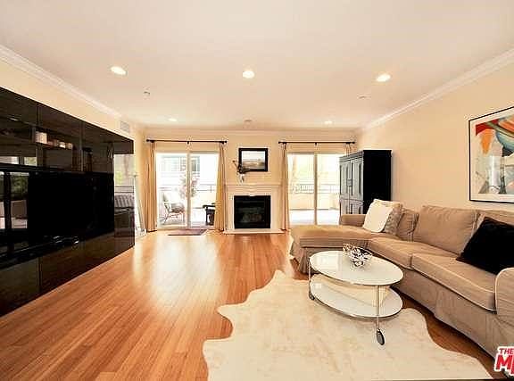 5th image of 1828 Glendon Ave APT 102