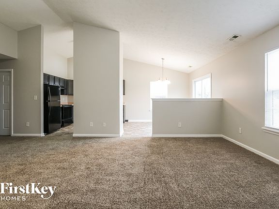 2nd image of 11638 Lone Pine Cir