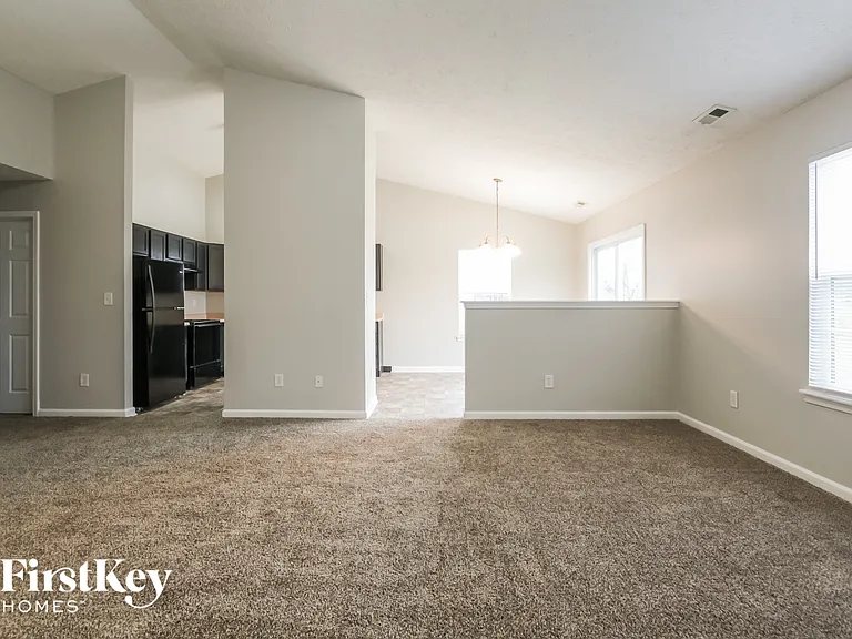 11638 Lone Pine Cir — Photo 2