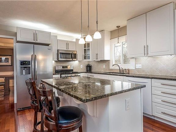 4th image of 9400 Forest Point Dr