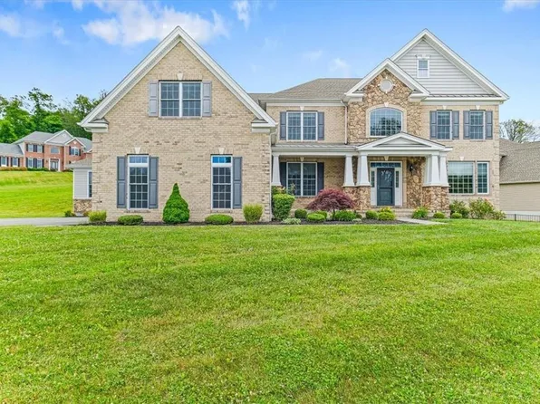 28 Sommerset Drive, Poughkeepsie, NY 12603