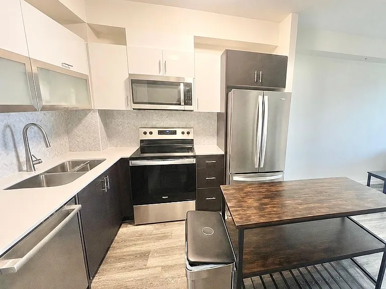 128 King St N #607 — Photo 7