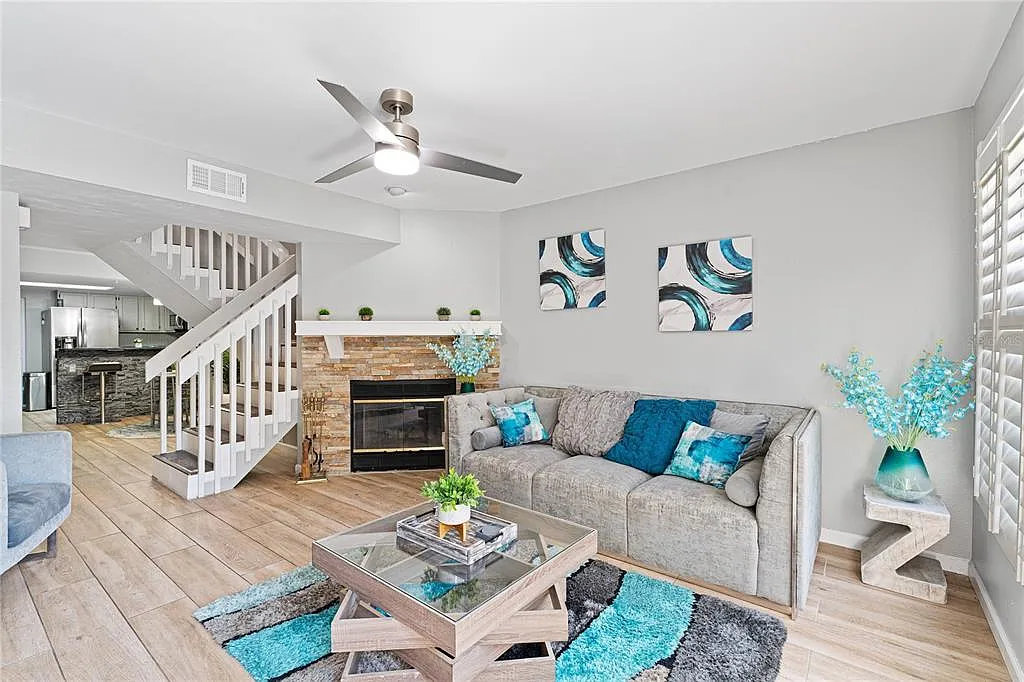 2 bed, 2.5 bath, 1148 sqft, $2,000 — Photo 2