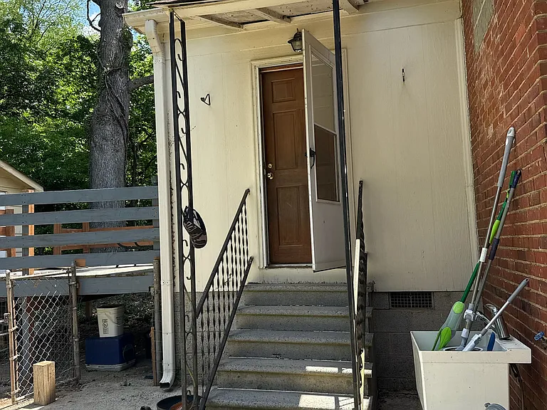 324 E Peterson Dr — Photo 67