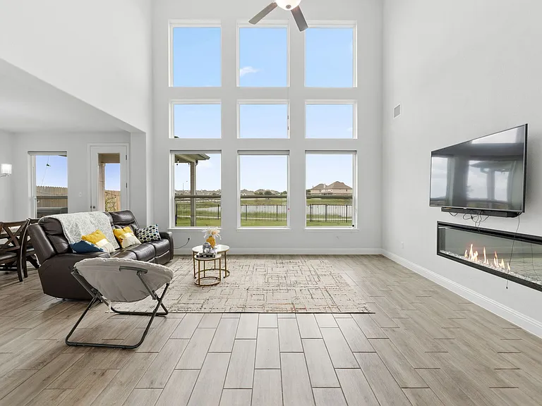 20512 Christie Marie Ln — Photo 11
