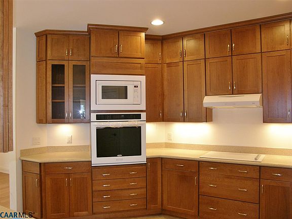 4th image of 125 Rosewood Dr