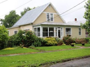 67 N Ewing St, Centerburg, OH 43011