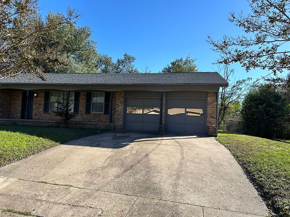 1st image of 1721 Montrose Dr
