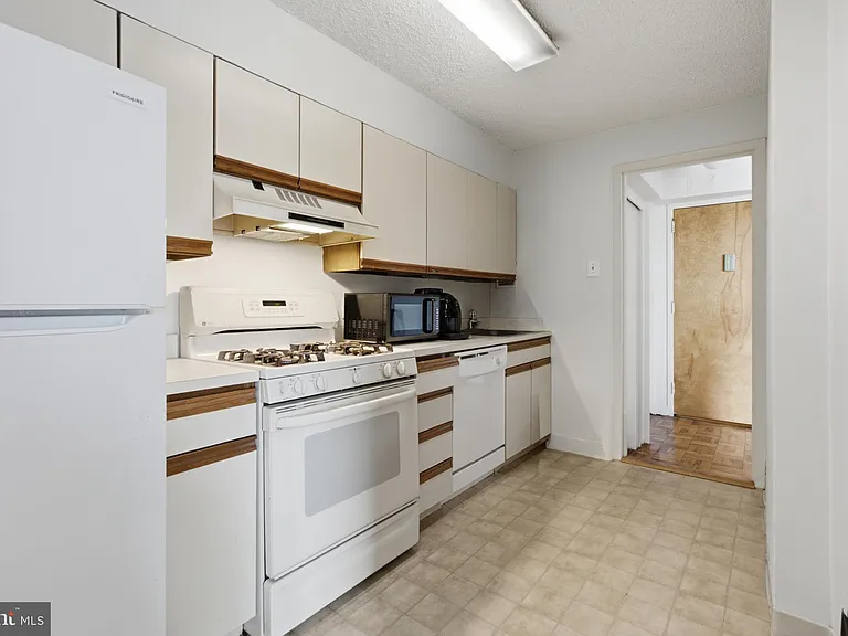 1030 E Lancaster Ave #1001 — Photo 3
