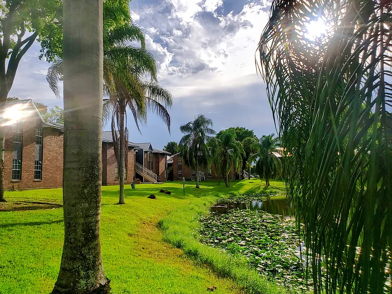 Lake View Villas — Photo 38