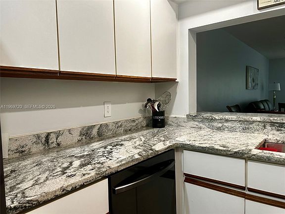 5th image of 7903 Willow Spring Dr APT 1112