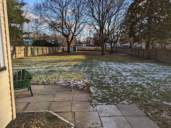 3rd image of 486 Brookview Dr
