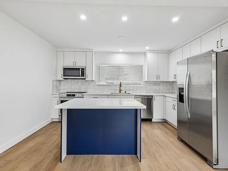 Salt + Sea - Luxury Coastal Apartments near Carlsbad Village — Photo 27
