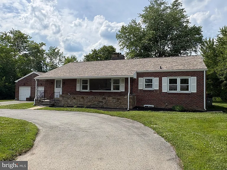 1215 Milltown Rd — Photo 1