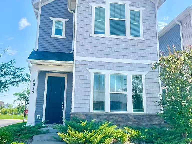 8018 Forestview Ln N — Photo 9